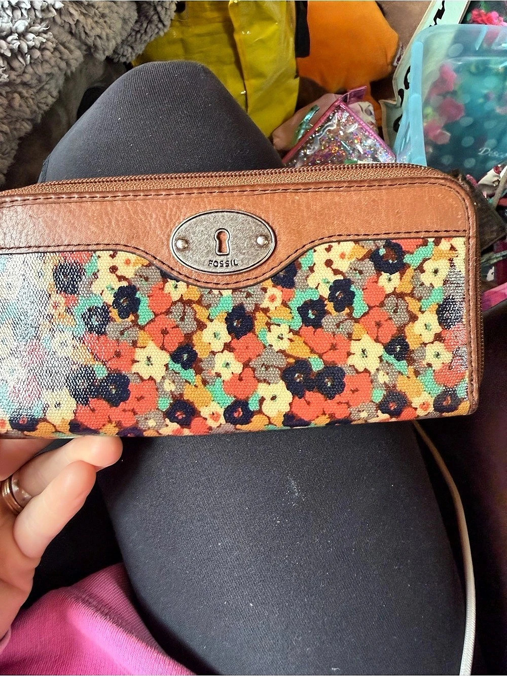 Fossil Key-Per Zip Around Wallet Brown & Multicolor